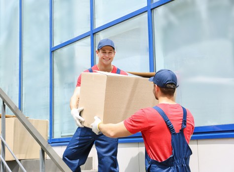Moving van service for homes and businesses in West Kensington